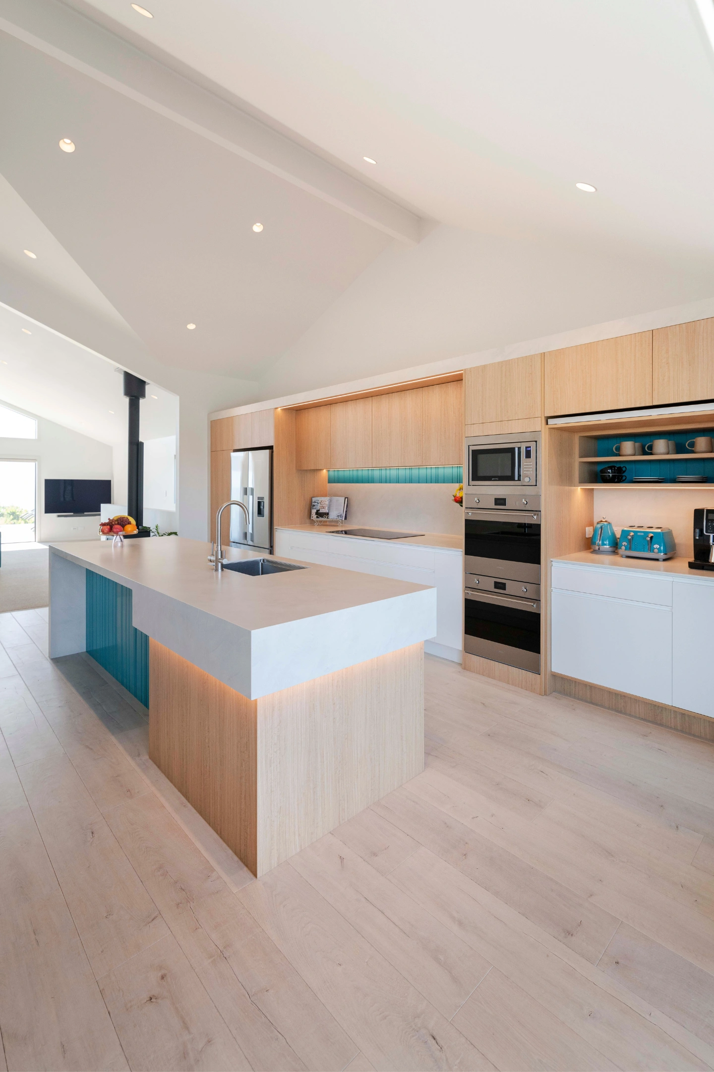scandinavian-coastal-kitchen-design Contemporary style kitchen with porcelain benchtops